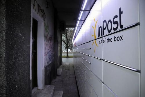 Warszawa: paczkomat o mocno nietrafionej lokalizacji został usunięty Warszawa: paczkomat o mocno nietrafionej lokalizacji został usunięty