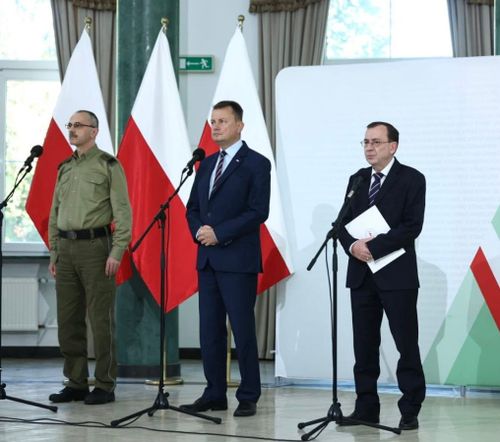 Migranci z granicy polsko-białoruskiej mogą mieć powiązania z grupami terrorystycznymi Migranci z granicy polsko-białoruskiej mogą mieć powiązania z grupami terrorystycznymi