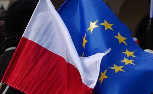 Komitet Polityczny PiS przyjął uchwałę „w sprawie przynależności Polski do Unii Europejskiej oraz suwerenności RP” Komitet Polityczny PiS przyjął uchwałę „w sprawie przynależności Polski do Unii Europejskiej oraz suwerenności RP”
