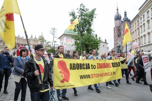 Kary za aborcję jak za zabójstwo. Projekt ustawy skierowany w Sejmie do pierwszego czytania Kary za aborcję jak za zabójstwo. Projekt ustawy skierowany w Sejmie do pierwszego czytania