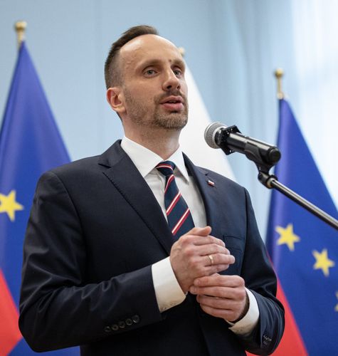 Komentarze po prezydenckim wecie ws. „lex TVN”. Janusz Kowalski: To boli polskie serca Komentarze po prezydenckim wecie ws. „lex TVN”. Janusz Kowalski: To boli polskie serca